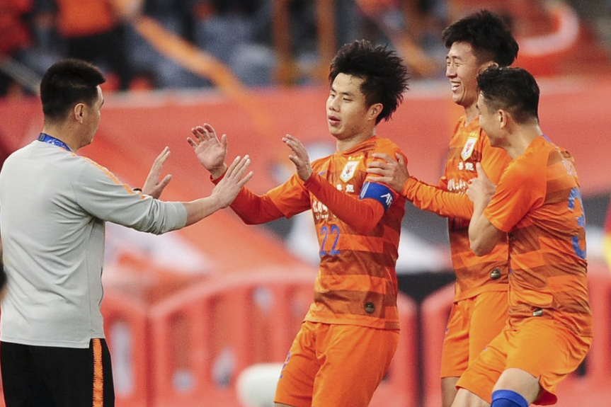 乐鱼-山东鲁能实力碾压对手，球迷尽情欢呼