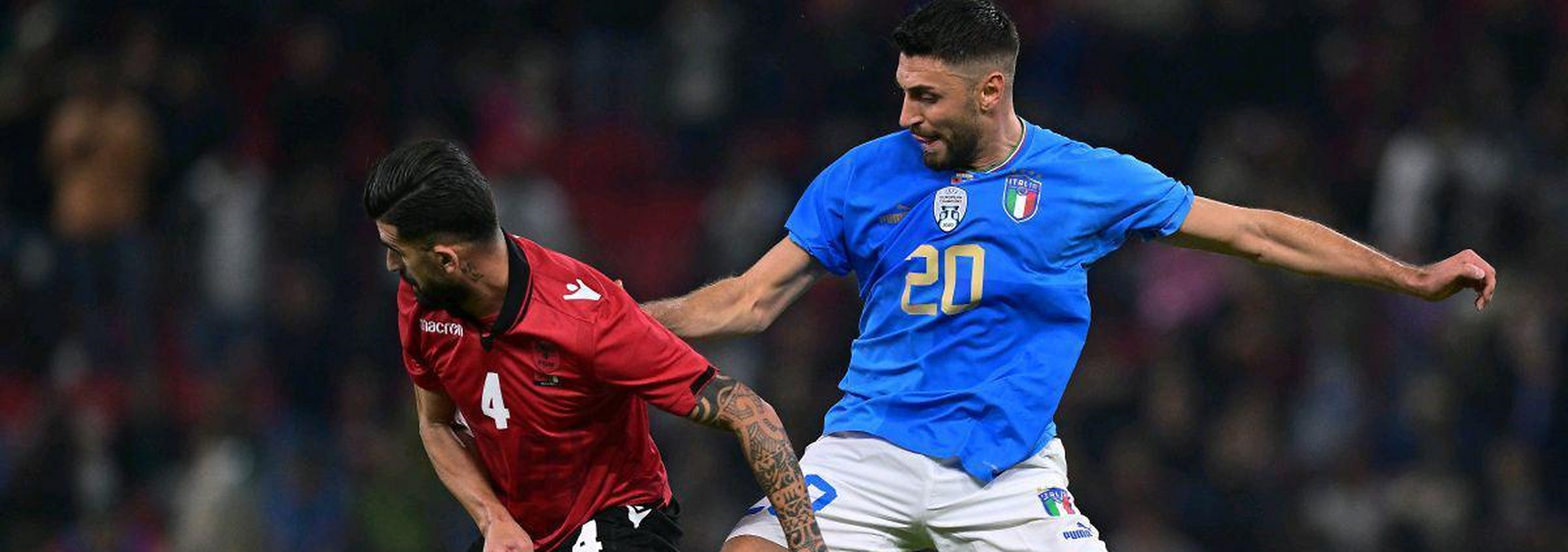 阿尔巴尼亚国家队在对阵意大利队中胜利 阿尔巴尼亚国家队在对阵意大利队中胜利