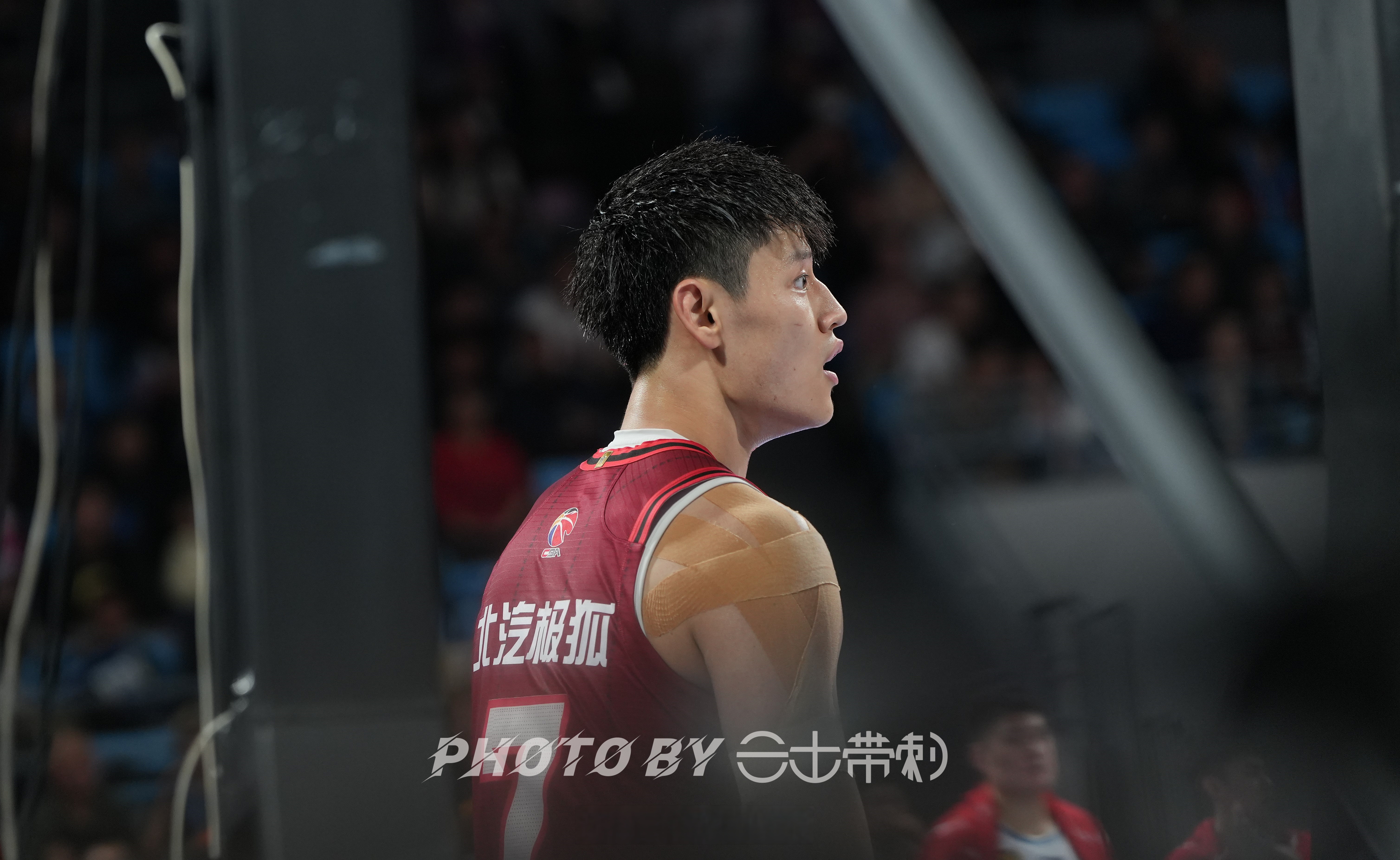 乐鱼在线娱乐-球员超凡表现打动观众，心潮澎湃的简单介绍